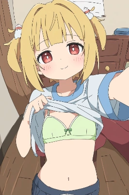 ブラ見せ自撮り写真風