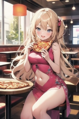ヘソ出しチャイナドレスの女の子とピザです。