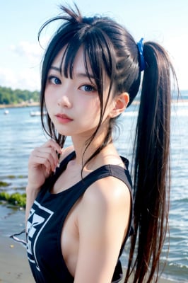 ビーチの黒髪の美少女