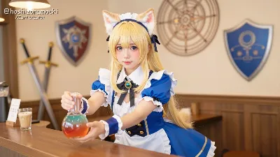 魔法のドリンクを渡すファンタジーメイド