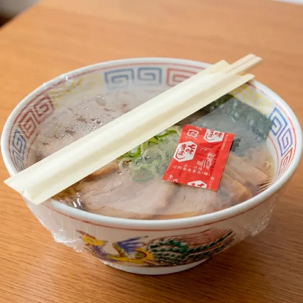 七味が付いてくる出前ラーメン