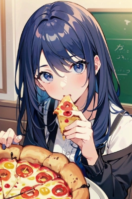 ピザをほおばる