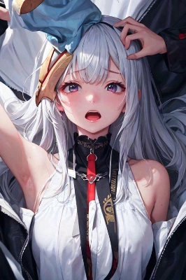 捕えられて品定めされる女の子