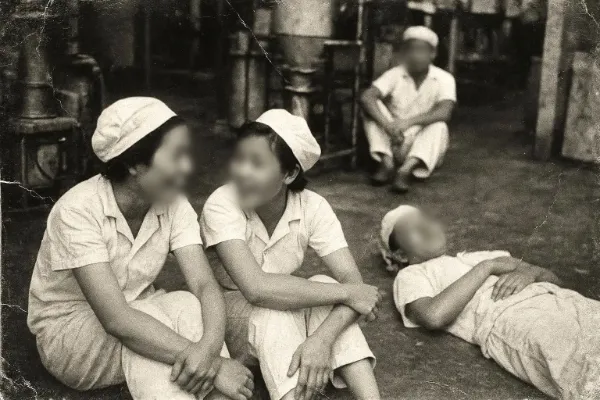 高度経済成長期の中の平和な日常風景のフリー素材