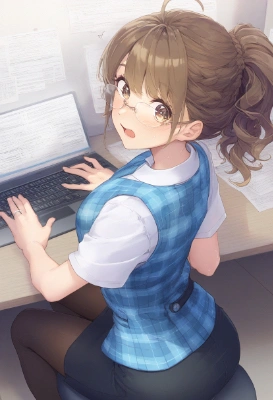 働いている職場で偶然初恋の人と再会してしまった人妻