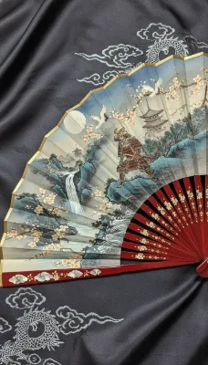 月影の扇に舞う侍の物語