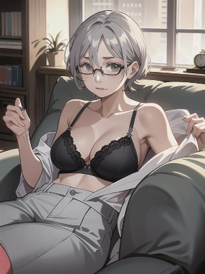 眼鏡の女性